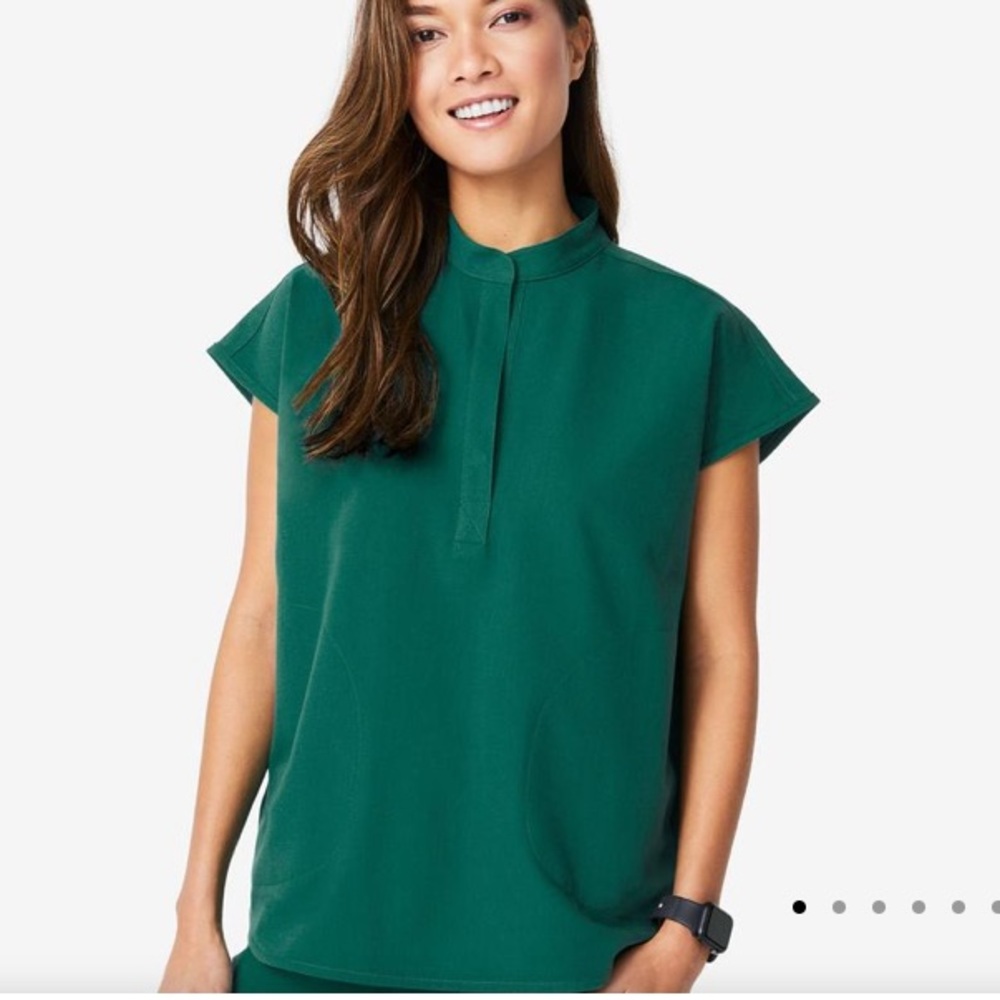 Figs scrubs Rafael Top Only Hunter green XS